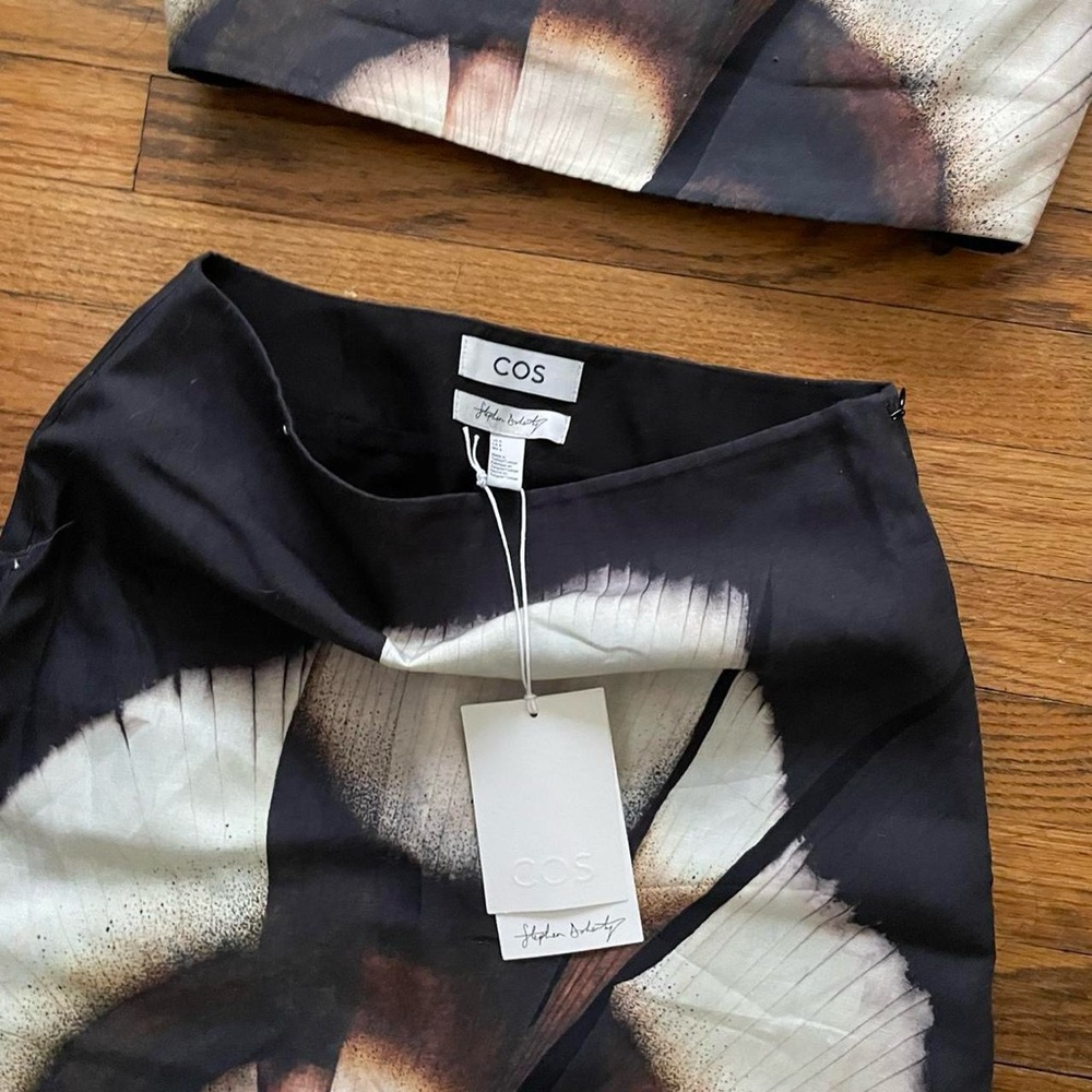 Abstract Black and Cream Printed A-Line Mini Skirt - Picture 3 of 6